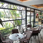 Hotel Britania Kamez