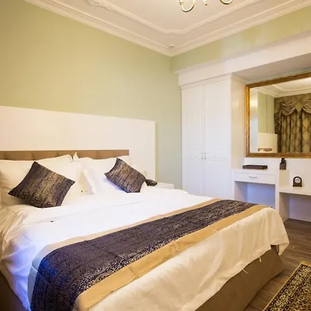 Britania Hotel *